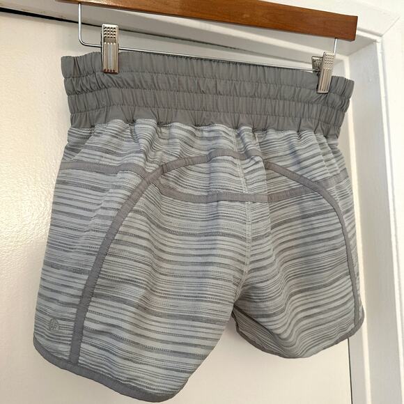 LULULEMON Gray & White Stripe Running Workout Yoga Shorts – Size 6 - Picture 6 of 7